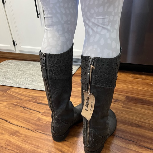 Corral tall leather leopard boots - Picture 9 of 11